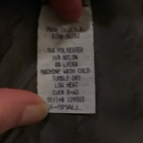 Beautiful top - Picture 3 of 3